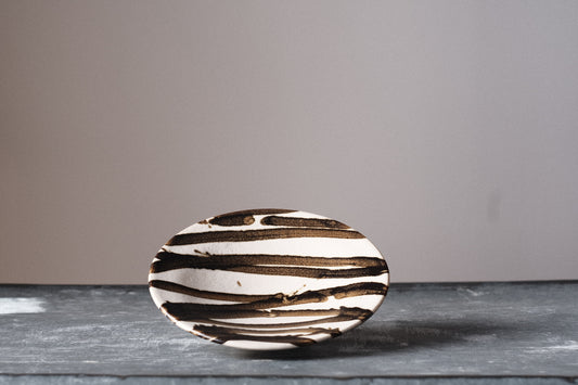 Off-white Trailed Shallow Bowl