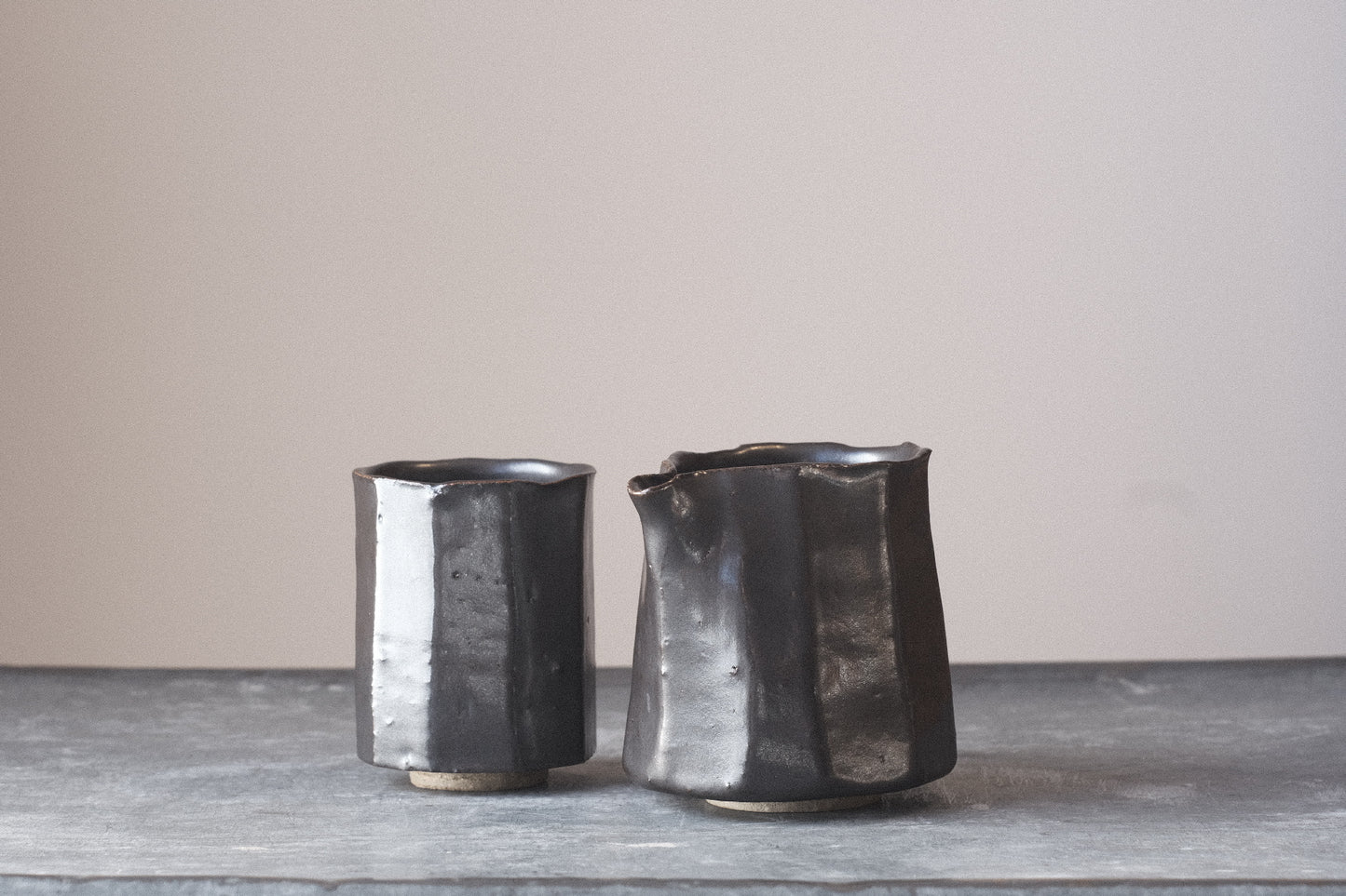 Black Faceted Server